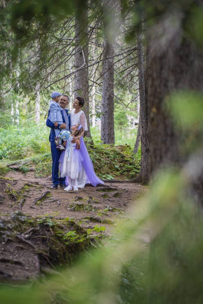 svatba v Itálii u jezera Lago di Braies