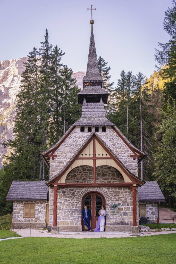 svatba v Itálii u jezera Lago di Braies