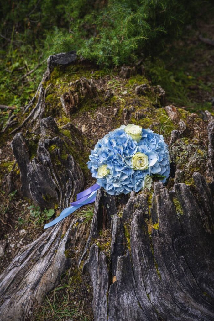 svatba v Itálii u jezera Lago di Braies