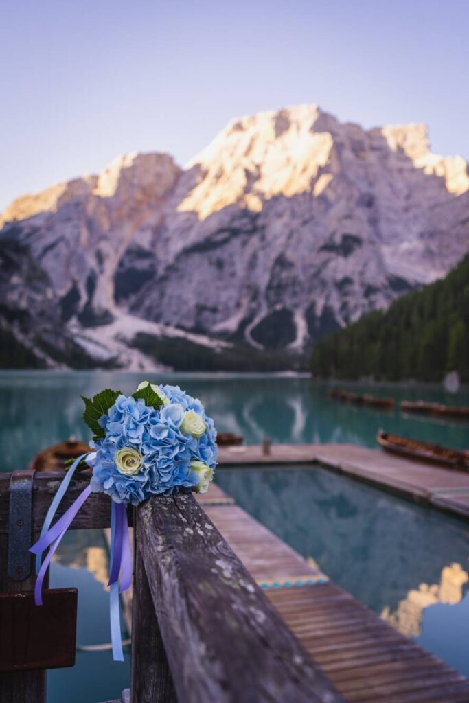 svatba v Itálii u jezera Lago di Braies