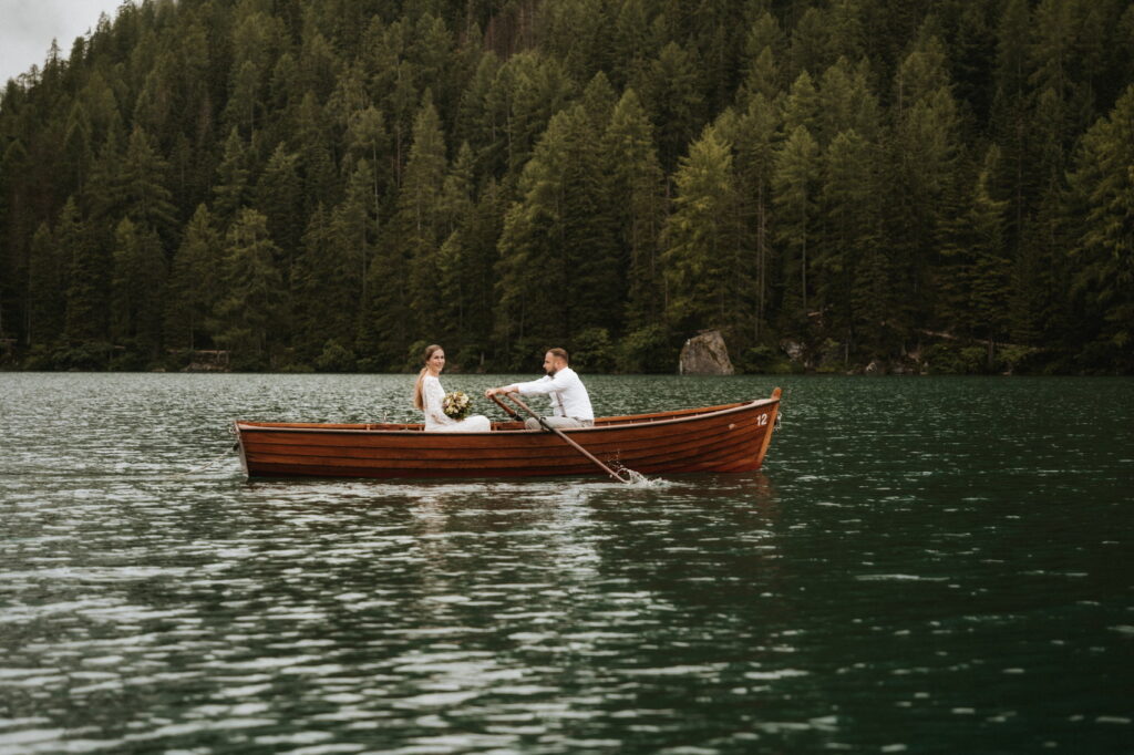 Svatba v Itálii u Lago di Braies