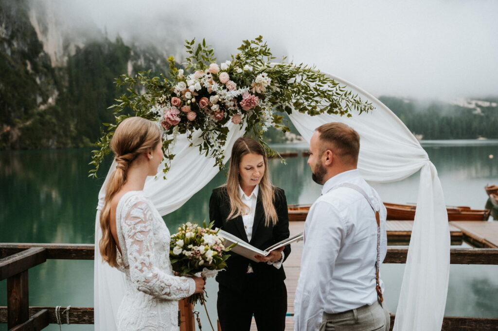 Svatba v Itálii u Lago di Braies