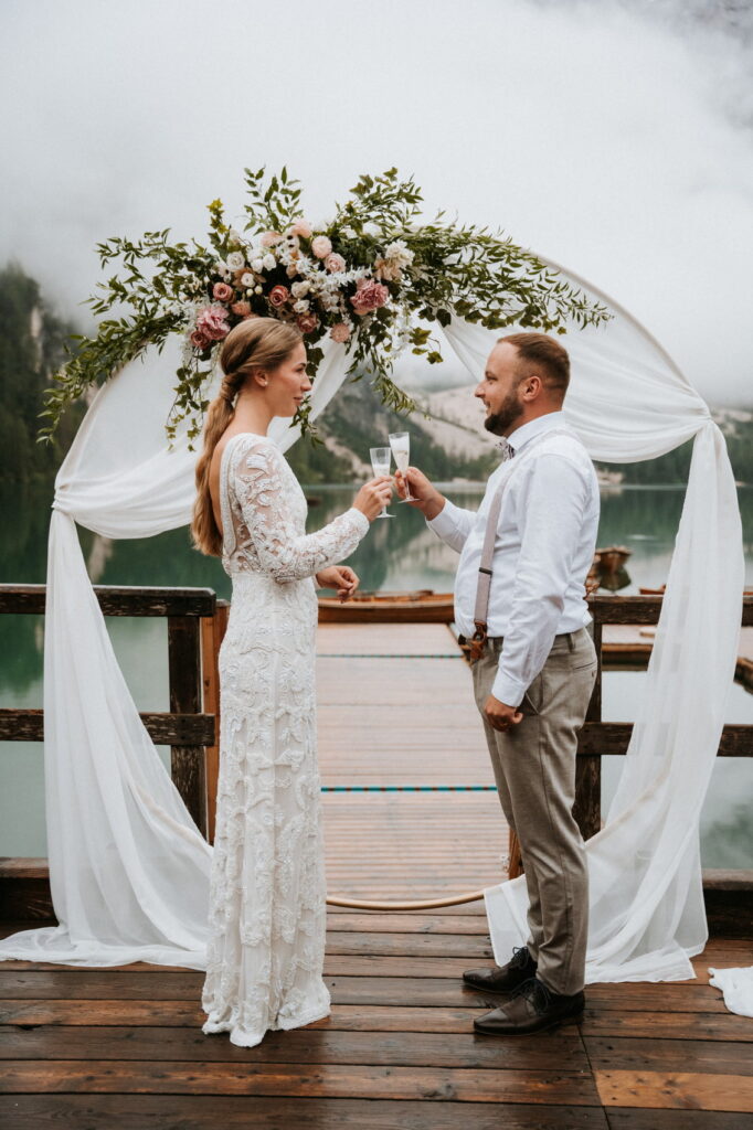 Svatba v Itálii u Lago di Braies