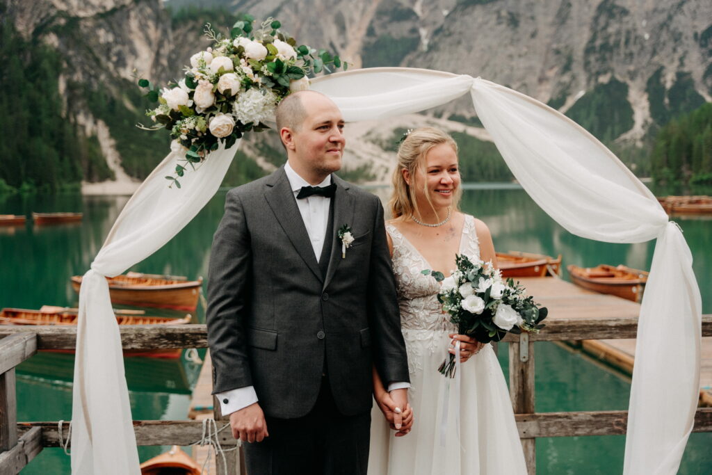 svatba v Itálii u jezera Lago di Braies