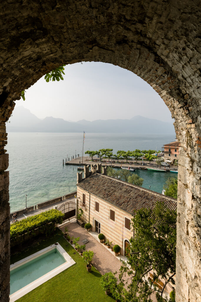 svatba v Itálii v jezera Lago di Garda v Torri del Benaco