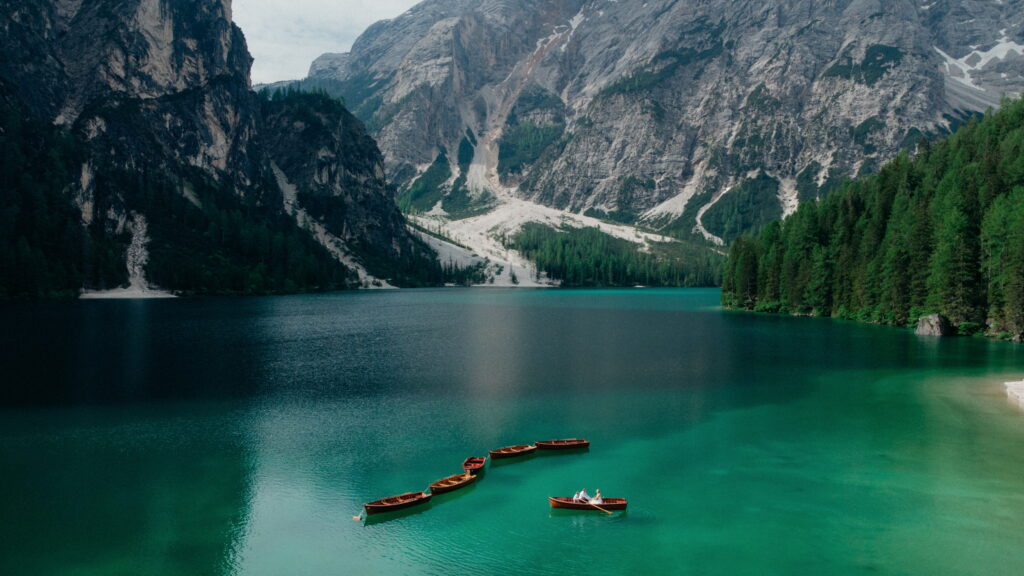svatba v Itálii u jezera Lago di Braies