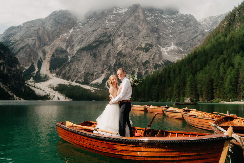 svatba v Itálii u jezera Lago di Braies