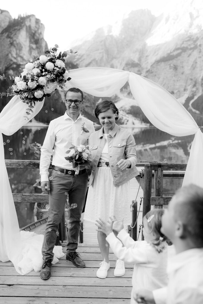 svatba v Itálii u jezera Lago di Braies