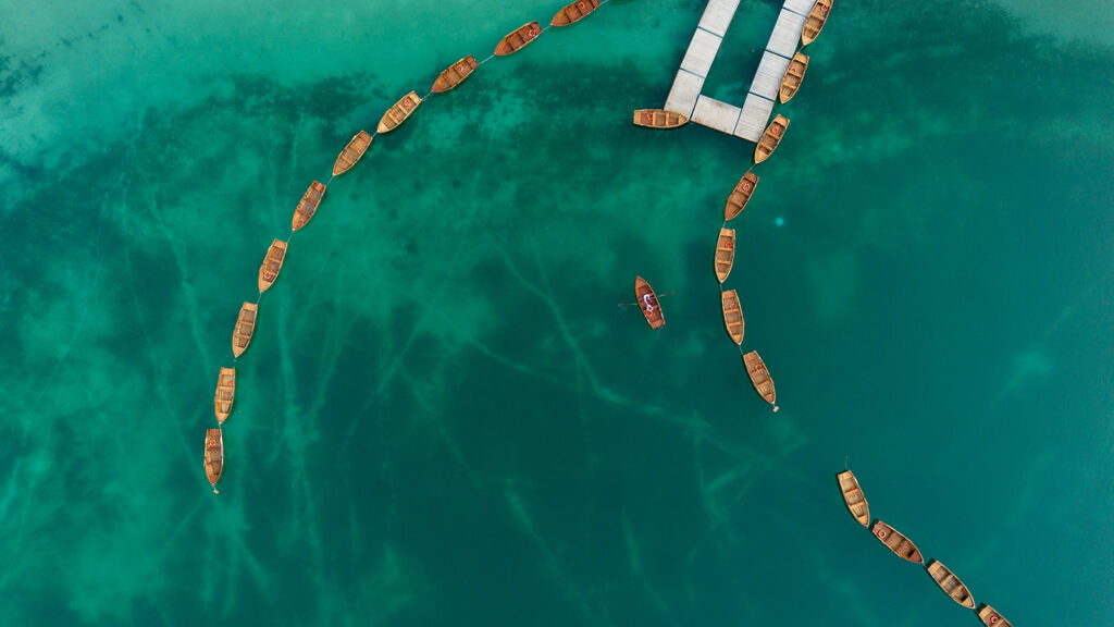 svatba v Itálii u jezera Lago di Braies