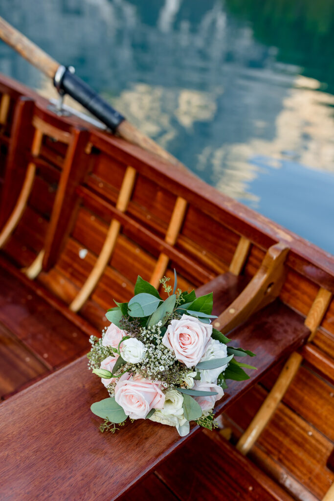 svatba v Itálii u jezera Lago di Braies