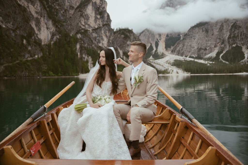 svatba v Itálii u jezera Lago di Braies