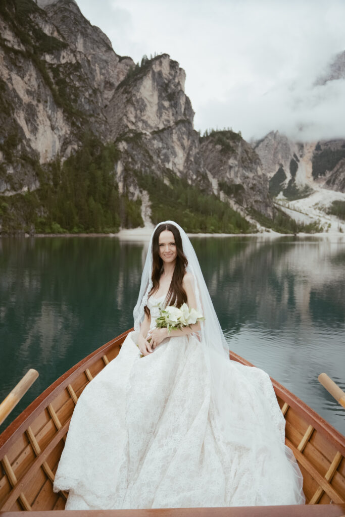 svatba v Itálii u jezera Lago di Braies
