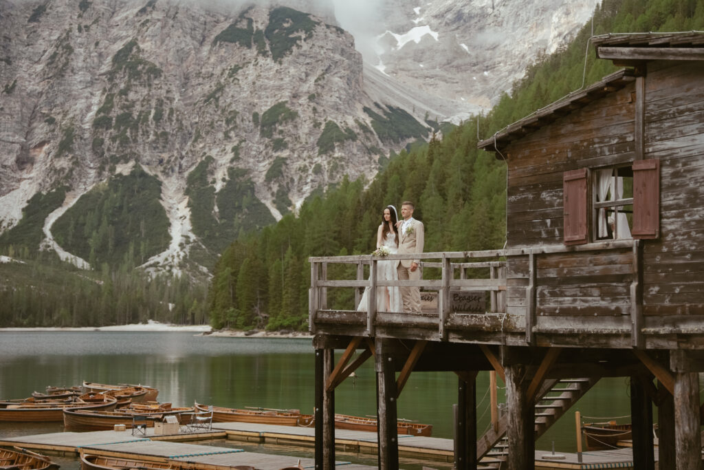 svatba v Itálii u jezera Lago di Braies