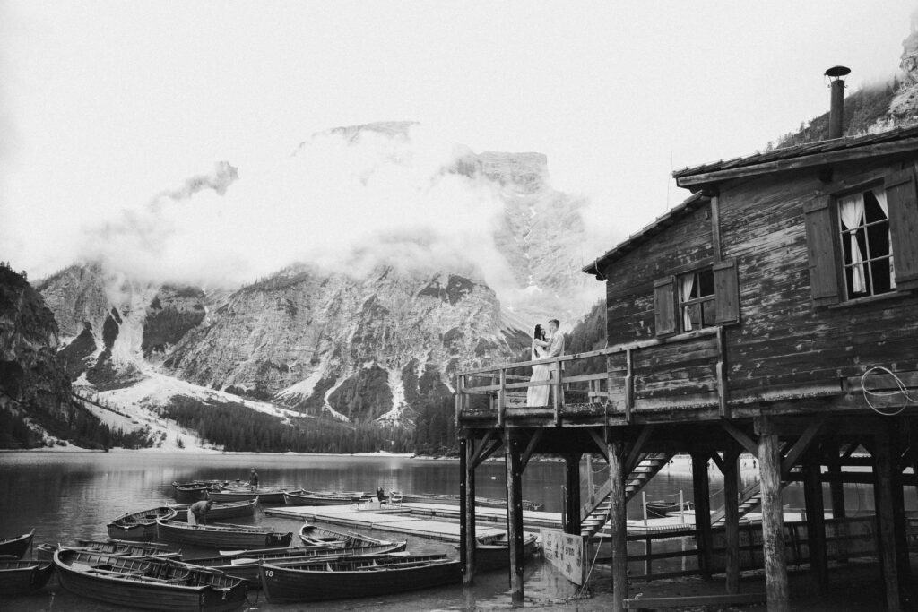 svatba v Itálii u jezera Lago di Braies